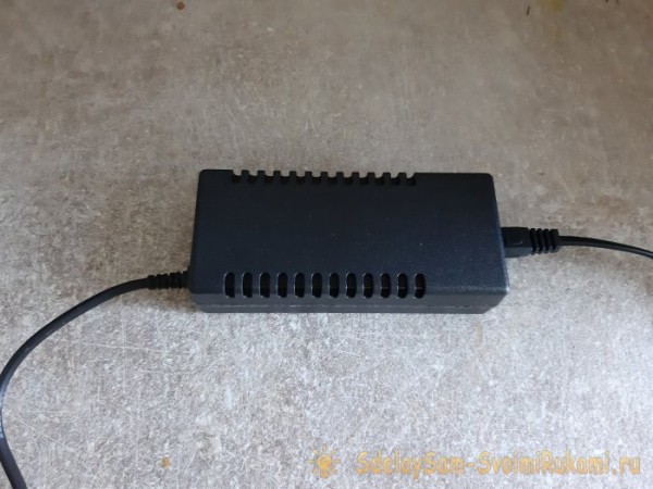 Как изменить выходное напряжение практически любого блока питания