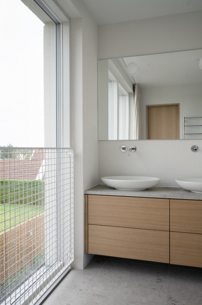 Скульптурная бетонная вилла в суровом рельефе Скульптурная бетонная вилла в суровом рельефе