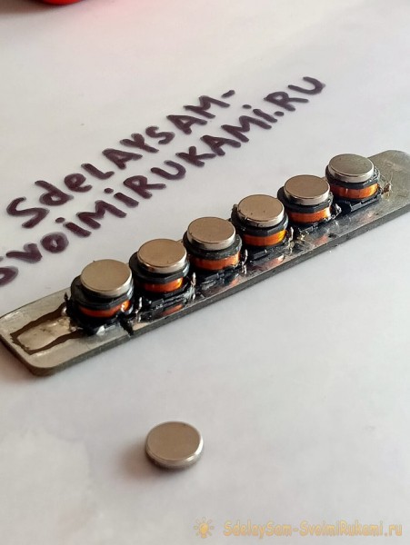 Ультратонкий звукосниматель для гитары без намотки Ультратонкий звукосниматель для гитары без намотки