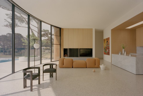 Элегантная резиденция с волнистыми фасадами Элегантная резиденция с волнистыми фасадами