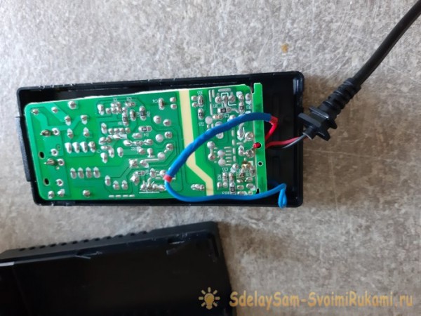 Как изменить выходное напряжение практически любого блока питания