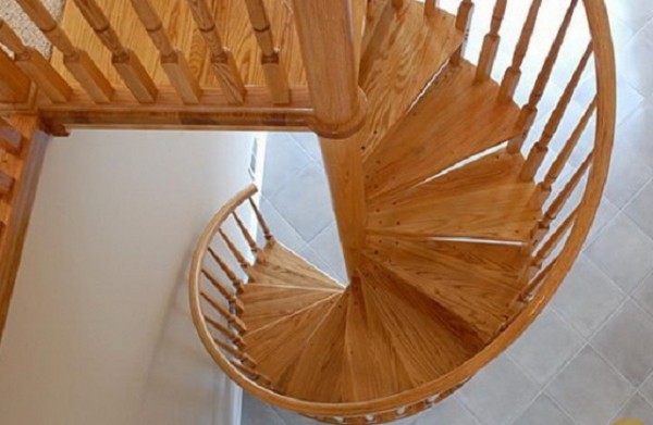 Забежная лестница своими руками: схемы + пошаговая инструкция с фото Забежная лестница своими руками: схемы + пошаговая инструкция с фото