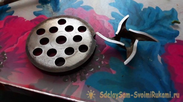 Как правильно заточить ножи мясорубки Как правильно заточить ножи мясорубки