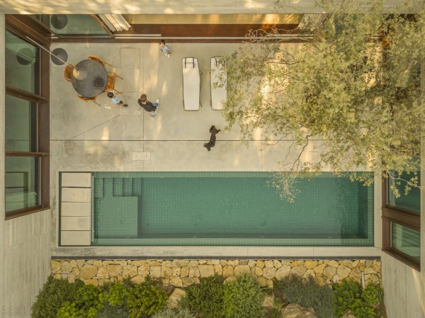 Минималистичная резиденция с рационалистической геометрией Минималистичная резиденция с рационалистической геометрией