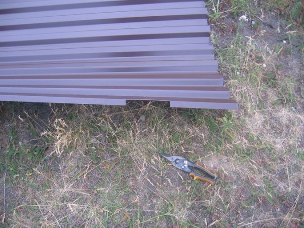 Калитка и ворота из профлиста своими руками: устройство и пошаговая инструкция