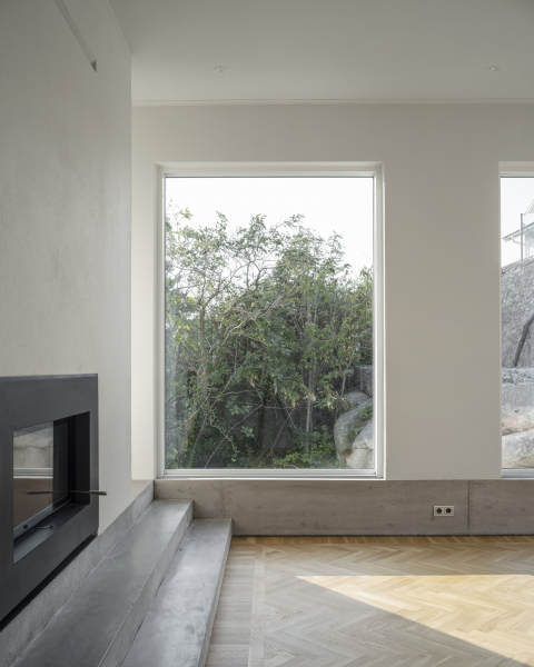 Скульптурная бетонная вилла в суровом рельефе Скульптурная бетонная вилла в суровом рельефе