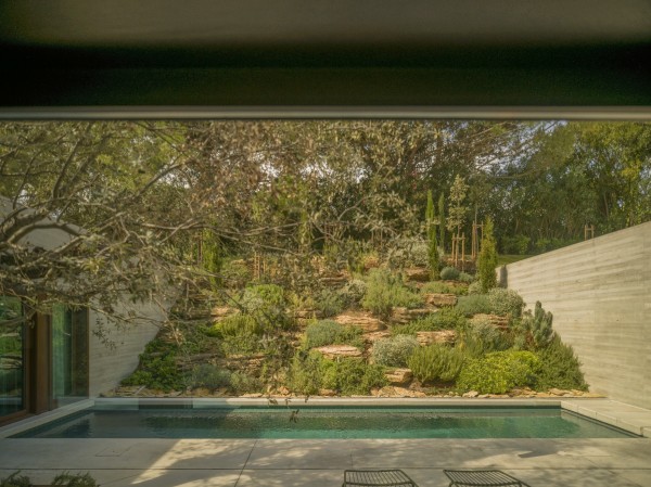 Минималистичная резиденция с рационалистической геометрией Минималистичная резиденция с рационалистической геометрией