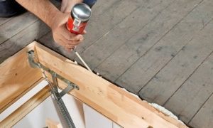 Лестница раскладная на чердак своими руками с люком: пошаговая инструкция Лестница раскладная на чердак своими руками с люком: пошаговая инструкция