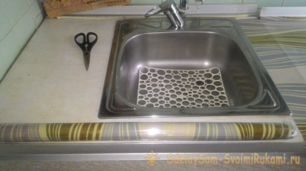 Как в два счета обновить старую столешницу своими руками