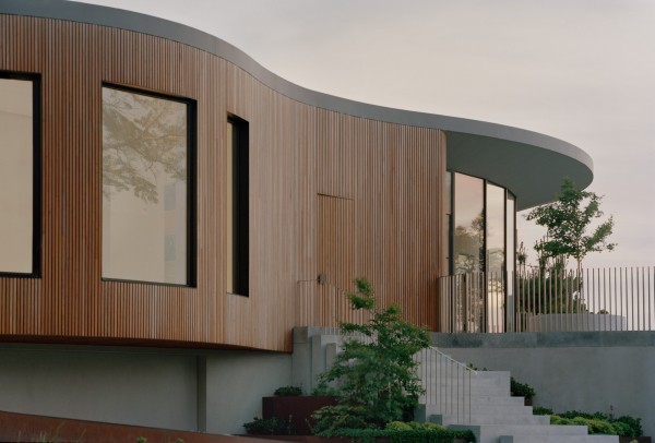 Элегантная резиденция с волнистыми фасадами Элегантная резиденция с волнистыми фасадами