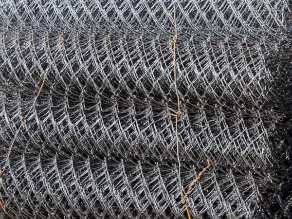 Как сделать забор из сетки рабицы — новые методы установки + расчет Как сделать забор из сетки рабицы — новые методы установки + расчет