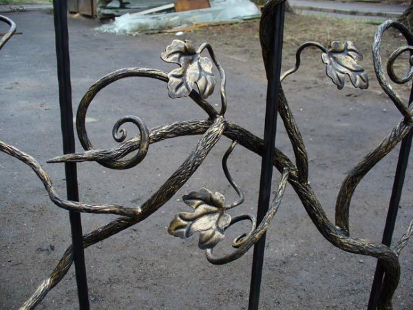 Кованый забор своими руками: пошаговое руководство
