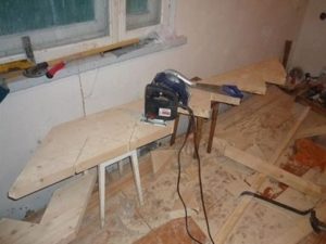 Забежная лестница своими руками: схемы + пошаговая инструкция с фото Забежная лестница своими руками: схемы + пошаговая инструкция с фото