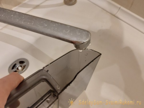 Лайфхак: как отмыть то, до чего не достает рука