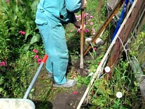 Как построить забор из профлиста своими руками: пошаговая инструкция и важные нюансы