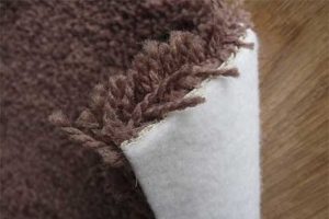 Накладки на ступени лестницы из ковролина: особенности выбора