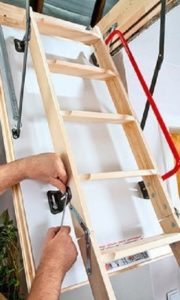 Лестница раскладная на чердак своими руками с люком: пошаговая инструкция Лестница раскладная на чердак своими руками с люком: пошаговая инструкция