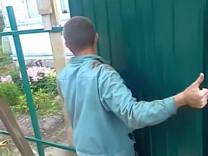 Как построить забор из профлиста своими руками: пошаговая инструкция и важные нюансы