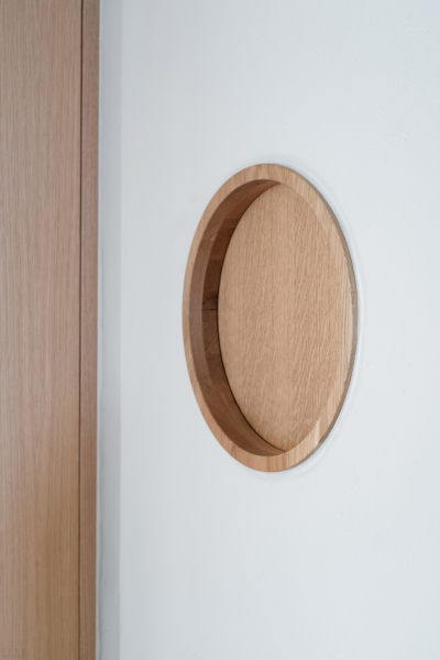 Скульптурная бетонная вилла в суровом рельефе Скульптурная бетонная вилла в суровом рельефе