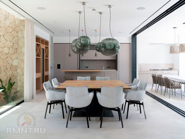 Удивительная вилла на средиземноморском побережье
Удивительная вилла на средиземноморском побережье