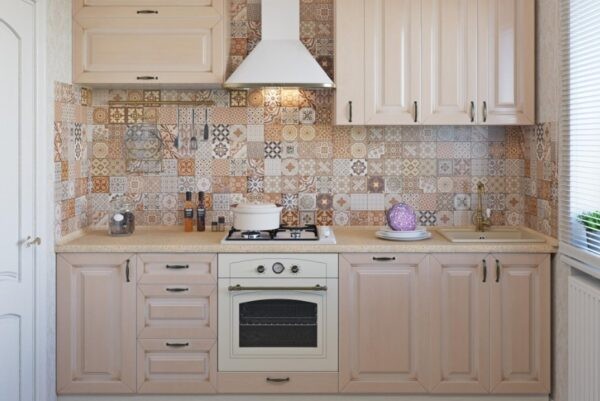 Какие бывают фартуки для кухни: ТОП-11 лучших вариантов, советы по выбору, особенности и уход