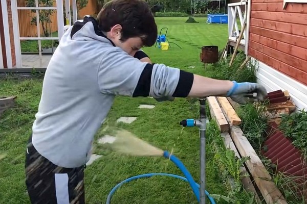 Гидробурение скважины на воду своими руками за 1.5 часа: разбираемся в каких случаях это реально Гидробурение скважины на воду своими руками за 1.5 часа: разбираемся в каких случаях это реально