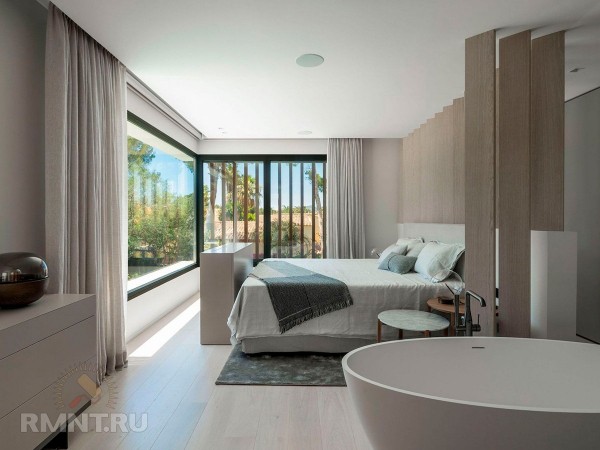 Удивительная вилла на средиземноморском побережье
Удивительная вилла на средиземноморском побережье