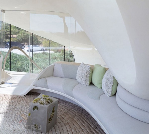 





Удивительный дом в космическом стиле на побережье



