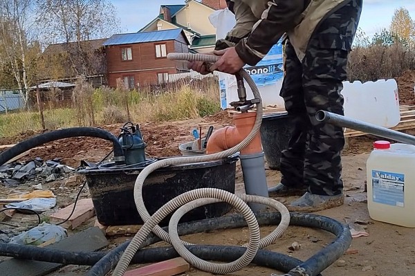 Гидробурение скважины на воду своими руками за 1.5 часа: разбираемся в каких случаях это реально Гидробурение скважины на воду своими руками за 1.5 часа: разбираемся в каких случаях это реально