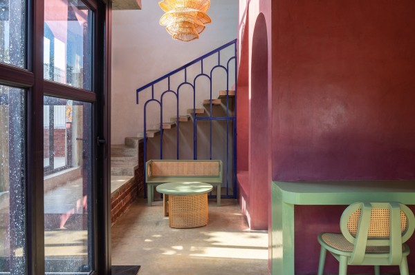 Брутальный гостевой дом с модернистской эстетикой