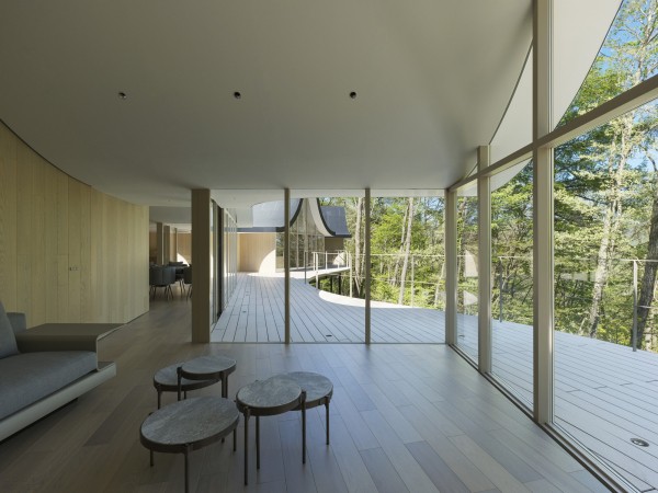 Дом выходного дня со скульптурной крышей Дом выходного дня со скульптурной крышей