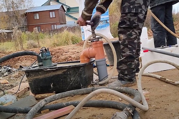 Гидробурение скважины на воду своими руками за 1.5 часа: разбираемся в каких случаях это реально Гидробурение скважины на воду своими руками за 1.5 часа: разбираемся в каких случаях это реально