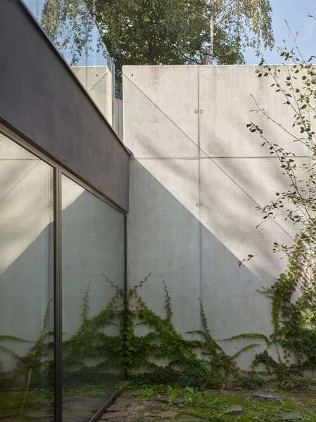 Мостообразная вилла с инновационным дизайном Мостообразная вилла с инновационным дизайном