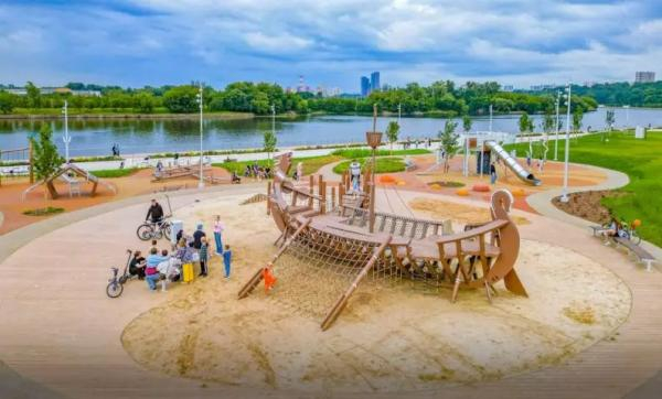 В столице открылась самая длинная пешеходная набережная на берегу Москвы-реки В столице открылась самая длинная пешеходная набережная на берегу Москвы-реки