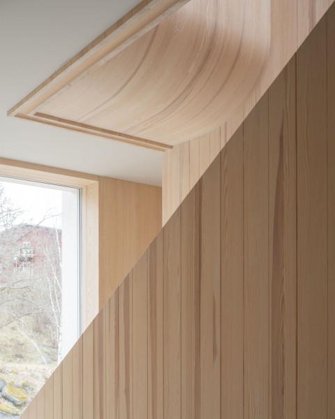 Деревянная резиденция, встроенная в скалистый склон Деревянная резиденция, встроенная в скалистый склон