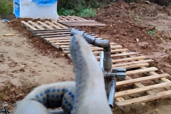 Гидробурение скважины на воду своими руками за 1.5 часа: разбираемся в каких случаях это реально Гидробурение скважины на воду своими руками за 1.5 часа: разбираемся в каких случаях это реально