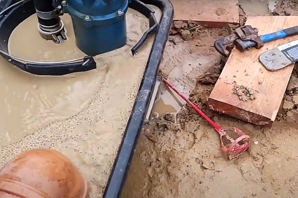 Гидробурение скважины на воду своими руками за 1.5 часа: разбираемся в каких случаях это реально Гидробурение скважины на воду своими руками за 1.5 часа: разбираемся в каких случаях это реально