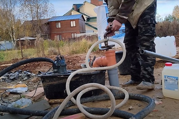 Гидробурение скважины на воду своими руками за 1.5 часа: разбираемся в каких случаях это реально Гидробурение скважины на воду своими руками за 1.5 часа: разбираемся в каких случаях это реально