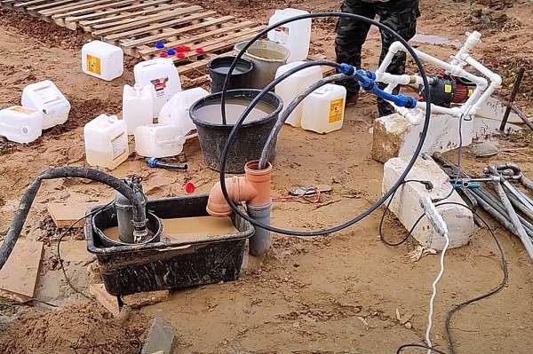 Гидробурение скважины на воду своими руками за 1.5 часа: разбираемся в каких случаях это реально Гидробурение скважины на воду своими руками за 1.5 часа: разбираемся в каких случаях это реально