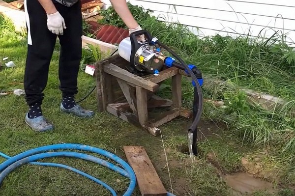 Гидробурение скважины на воду своими руками за 1.5 часа: разбираемся в каких случаях это реально Гидробурение скважины на воду своими руками за 1.5 часа: разбираемся в каких случаях это реально