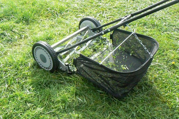 Механические газонокосилки: какая лучше, как ее выбирают и рейтинг популярных моделей ТОП-10 Механические газонокосилки: какая лучше, как ее выбирают и рейтинг популярных моделей ТОП-10