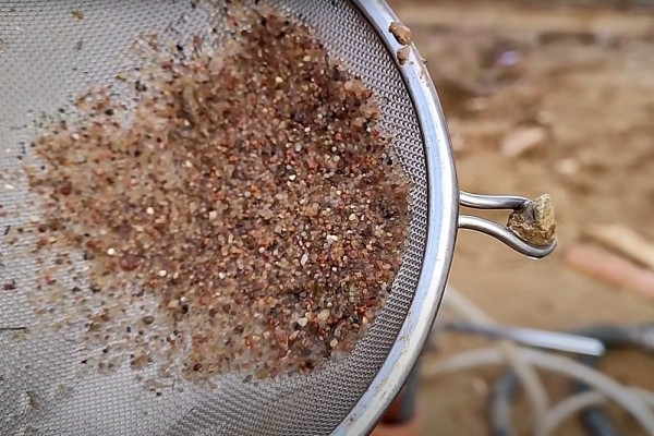 Гидробурение скважины на воду своими руками за 1.5 часа: разбираемся в каких случаях это реально Гидробурение скважины на воду своими руками за 1.5 часа: разбираемся в каких случаях это реально