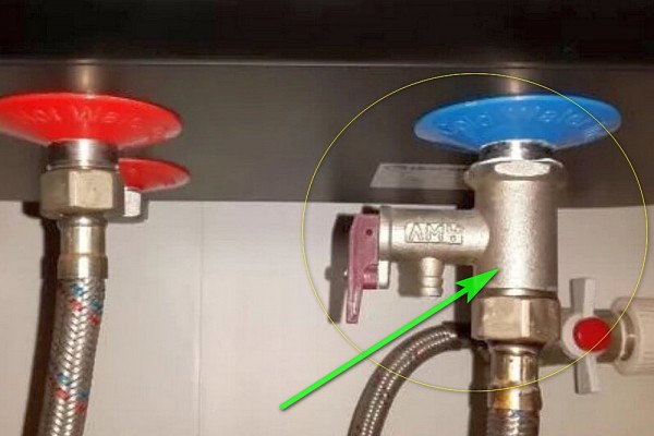 Лучший водонагреватель на 50 литров – критерии выбора и рейтинг ТОП-12 Лучший водонагреватель на 50 литров – критерии выбора и рейтинг ТОП-12