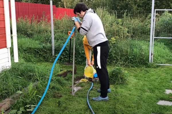 Гидробурение скважины на воду своими руками за 1.5 часа: разбираемся в каких случаях это реально Гидробурение скважины на воду своими руками за 1.5 часа: разбираемся в каких случаях это реально