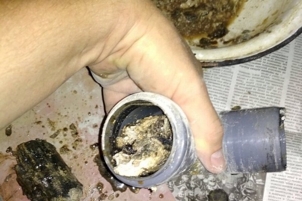 Лучшее средство для прочистки труб от засоров — ТОП-12 эффективных составов