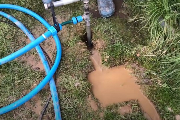 Гидробурение скважины на воду своими руками за 1.5 часа: разбираемся в каких случаях это реально Гидробурение скважины на воду своими руками за 1.5 часа: разбираемся в каких случаях это реально