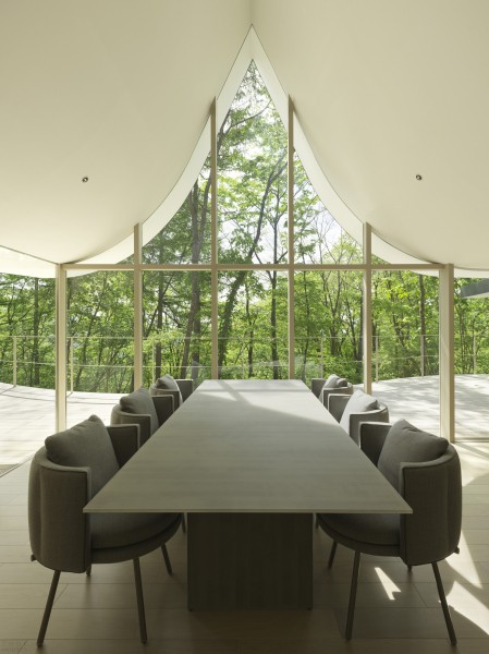 Дом выходного дня со скульптурной крышей Дом выходного дня со скульптурной крышей