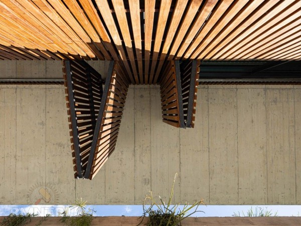 





Монолитный дом со стеклянными стенами



