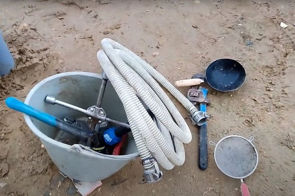 Гидробурение скважины на воду своими руками за 1.5 часа: разбираемся в каких случаях это реально Гидробурение скважины на воду своими руками за 1.5 часа: разбираемся в каких случаях это реально