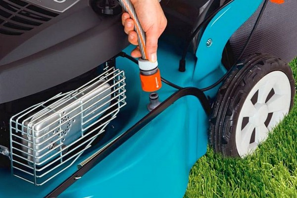 Рейтинг бензиновых самоходных газонокосилок: ТОП-10 лучших моделей